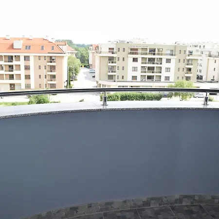 Riverside Plaza Aparthotel *
