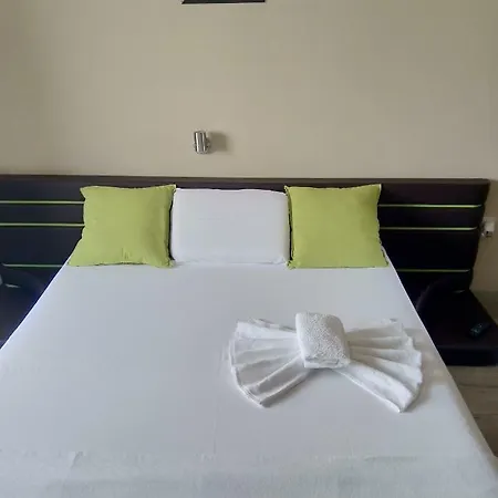 Riverside Plaza Aparthotel