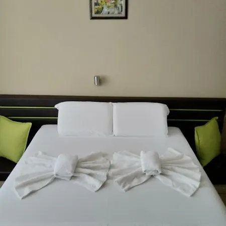 Riverside Plaza Aparthotel